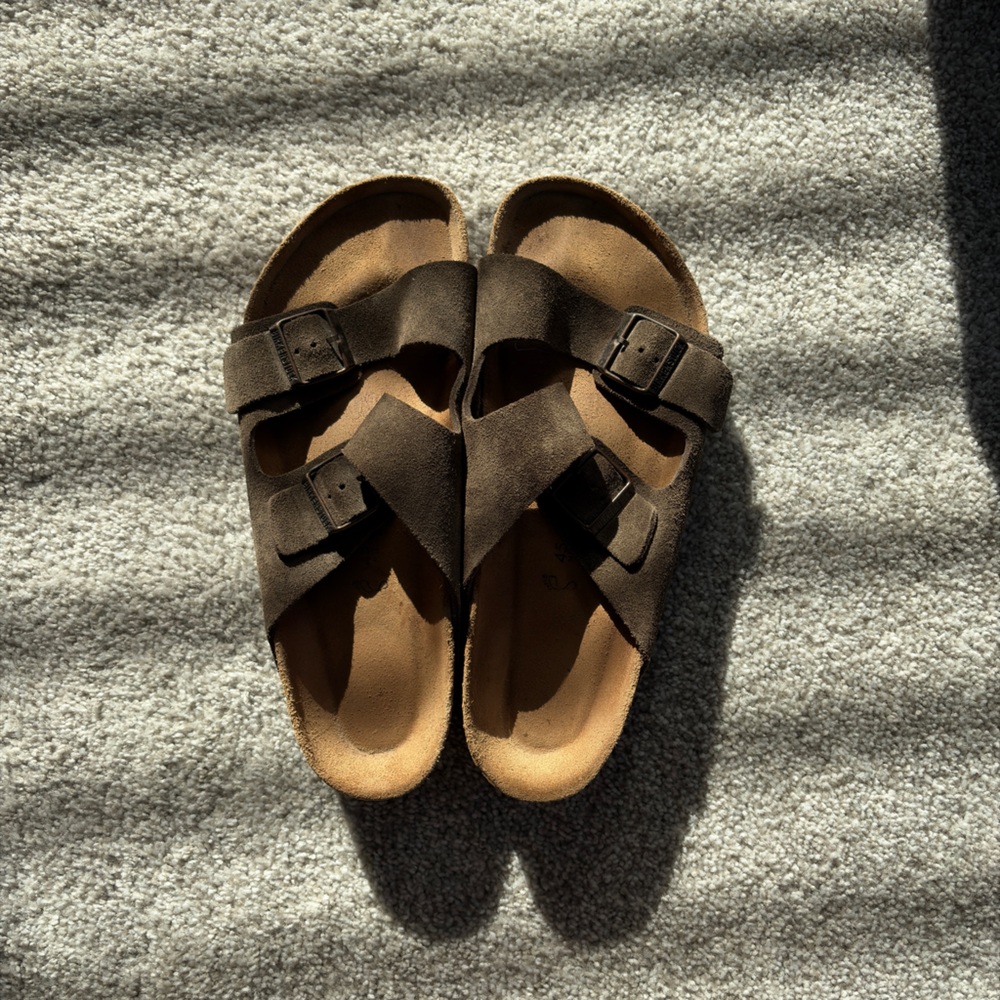 Size Mens 12 Birkenstock Arizona model Sandals Mocha/brown color